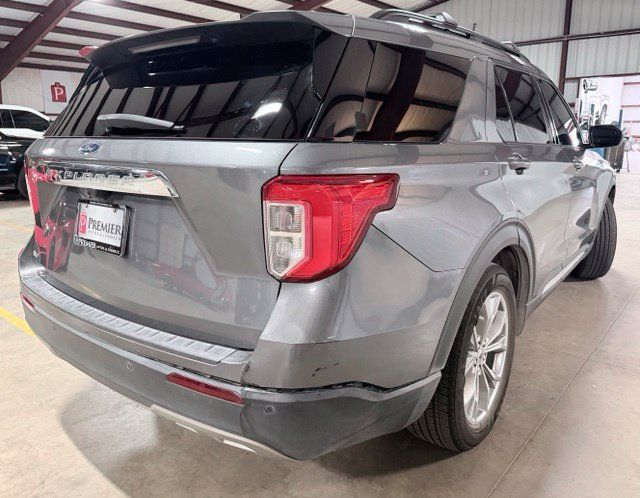 Used 2021 Ford Explorer XLT w/ Equipment Group 202A RWD image 3
