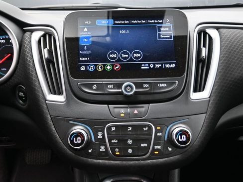 Used 2025 Chevrolet Malibu LT FWD image 8