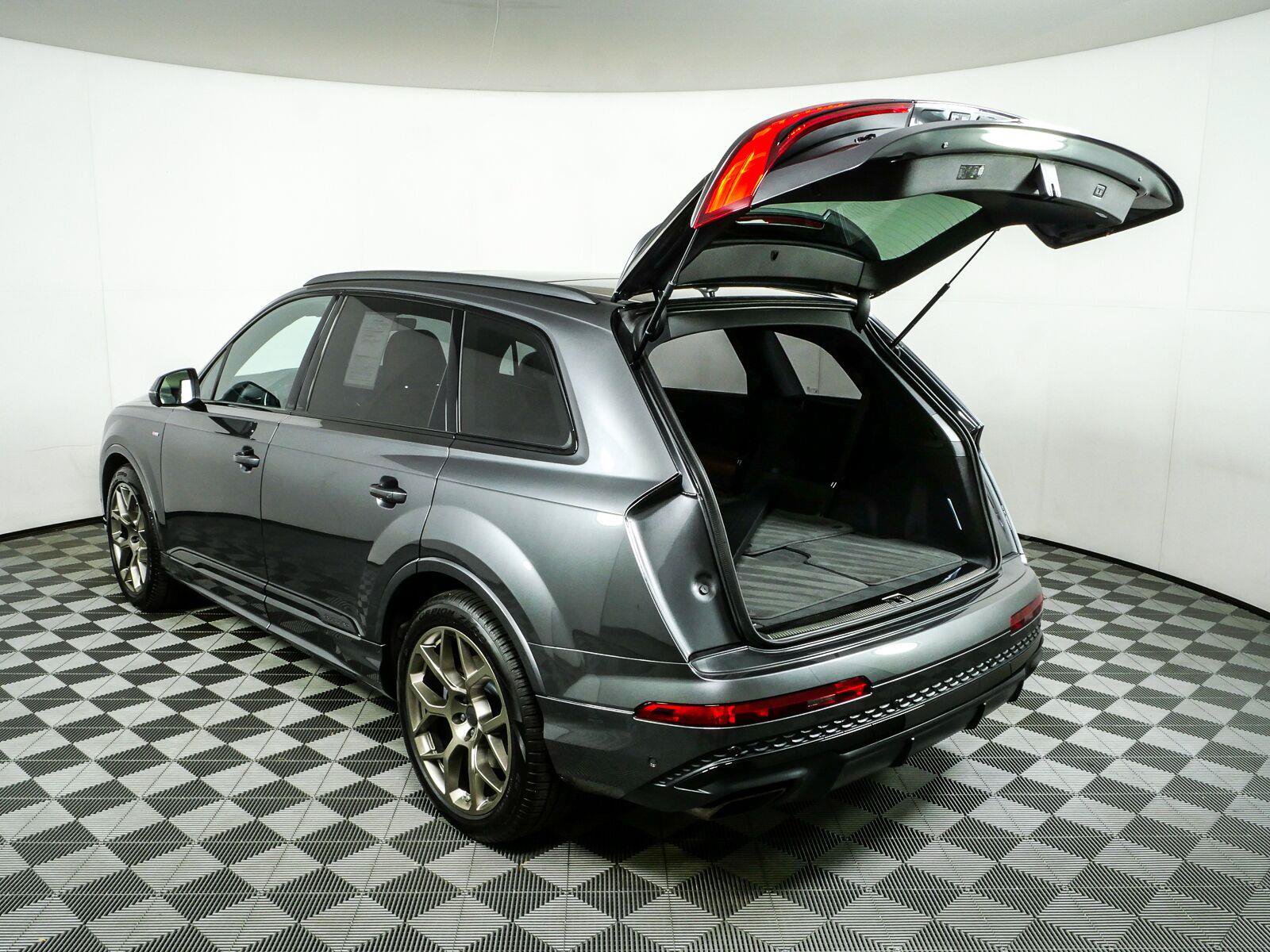 Used 2026 Audi Q7 Premium Plus AWD/4WD image 38