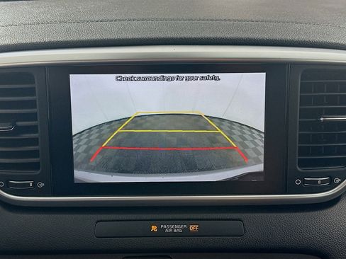 Used 2022 Kia Sportage LX image 21