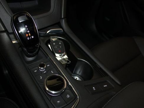 New 2026 Cadillac XT5 Luxury image 16