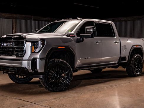 Used 2026 GMC Sierra 3500 AT4 w/ AT4 Premium Plus Package AWD/4WD image 5