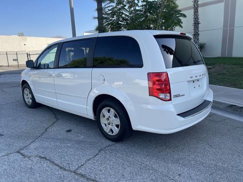Used 2011 Dodge Grand Caravan Express image 3