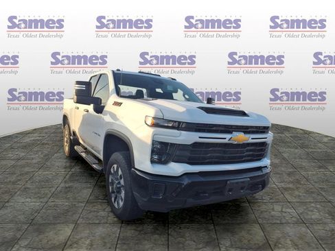 Used 2024 Chevrolet Silverado 2500 Custom w/ Custom Convenience Package RWD image 1