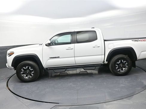 Used 2020 Toyota Tacoma TRD Off-Road image 4