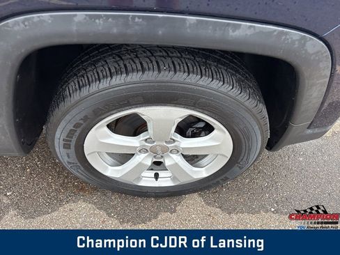 Used 2018 Jeep Compass Latitude w/ Cold Weather Group image 13