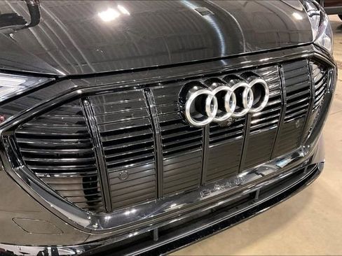 Used 2023 Audi e-tron Premium w/ Convenience Plus Package AWD/4WD image 30