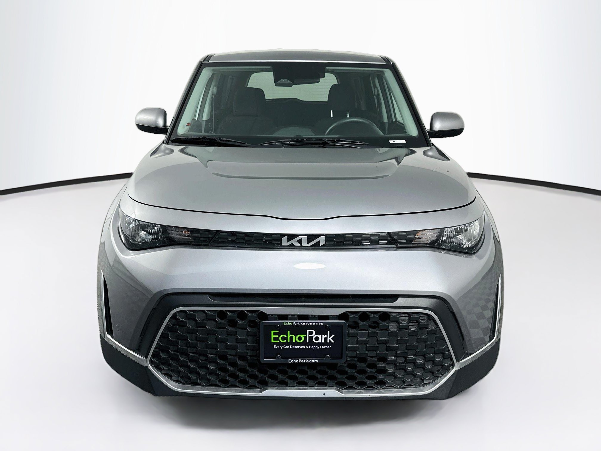 Used 2025 Kia Soul LX w/ LX Technology Package FWD image 2