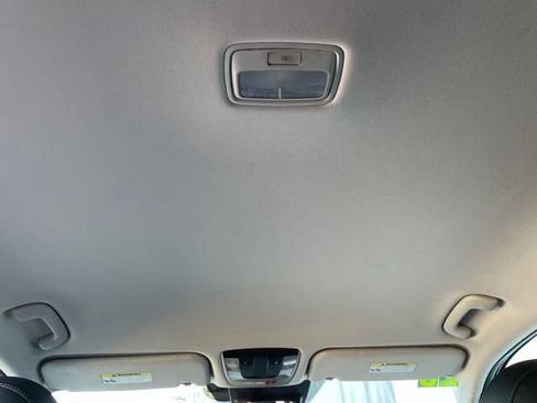 Used 2023 Kia Sorento EX AWD/4WD image 28