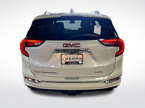 Used 2020 GMC Terrain Denali w/ Denali Premium Package AWD/4WD image 4