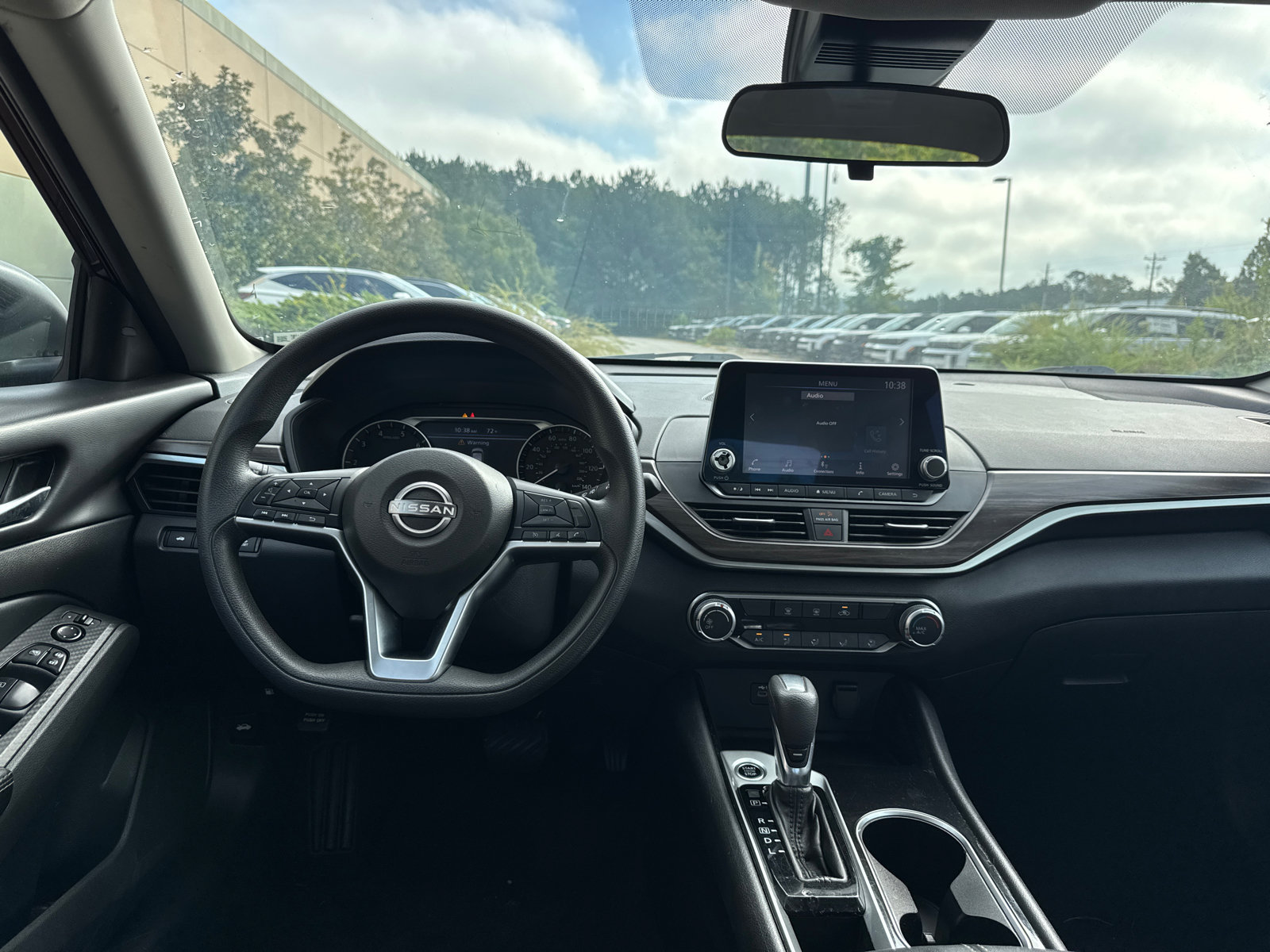 Used 2024 Nissan Altima 2.5 SV FWD image 22