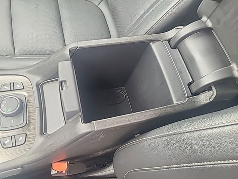 Used 2023 GMC Acadia SLT image 24