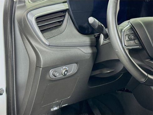 Used 2024 Buick Encore GX Sport Touring image 8