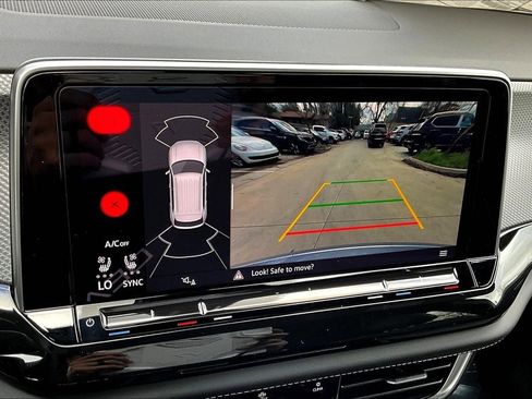 New 2025 Volkswagen Atlas Cross Sport SEL image 25