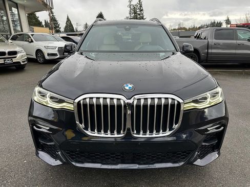Used 2022 BMW X7 xDrive40i w/ M Sport Package AWD/4WD image 11