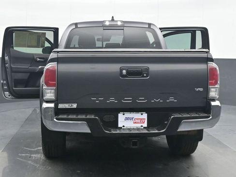 Used 2021 Toyota Tacoma TRD Off-Road image 24