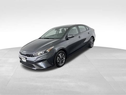 Certified 2024 Kia Forte LXS w/ LXS Technology Package FWD image 5