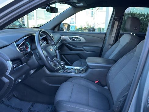 Used 2023 Chevrolet Traverse LT image 8