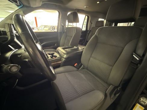 Used 2019 Chevrolet Tahoe LS RWD image 12