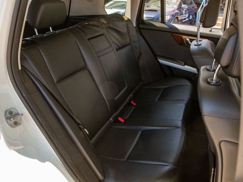 Used 2011 Mercedes-Benz GLK 350 4MATIC image 8