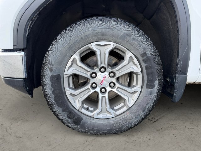 Used 2022 GMC Sierra 1500 SLT AWD/4WD image 9
