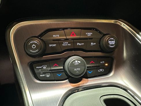 Used 2018 Dodge Challenger R/T Scat Pack RWD image 26