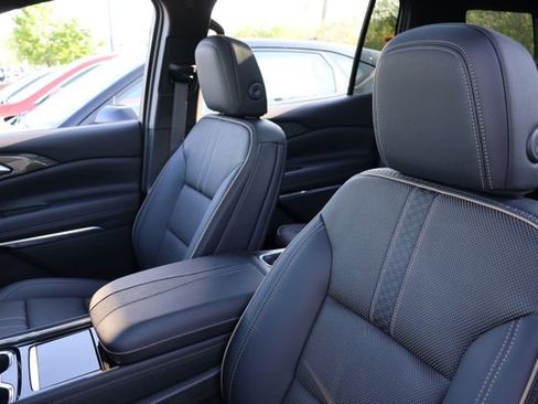 Used 2026 Chevrolet Traverse High Country w/ LPO, Floor Liner Package AWD/4WD image 14