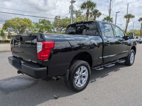 Used 2024 Nissan Titan SV w/ SV Convenience Package AWD/4WD image 4