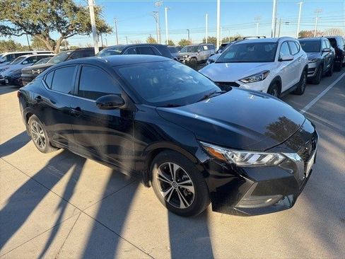 Used 2022 Nissan Sentra SV image 2