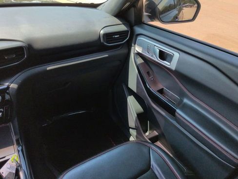 Certified 2022 Ford Explorer ST-Line w/ Class IV Trailer Tow Package image 21