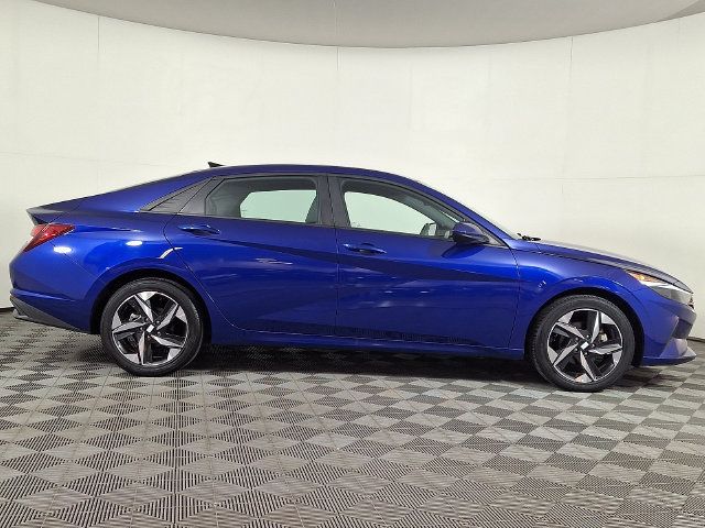 Used 2023 Hyundai Elantra SEL w/ Convenience Package FWD image 10