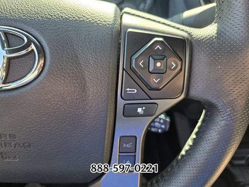 Used 2022 Toyota Tacoma TRD Off-Road AWD/4WD image 29