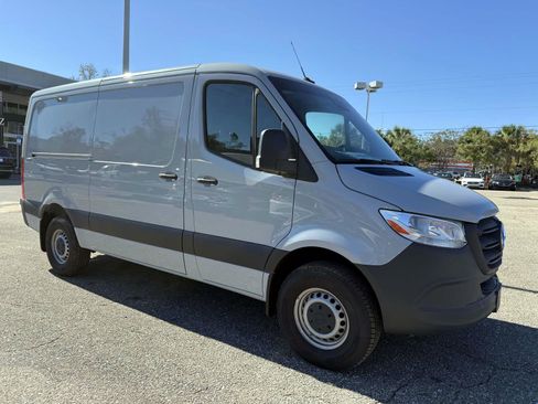 Used 2024 Mercedes-Benz Sprinter 144 Cargo image 3