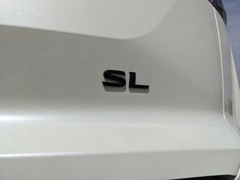 Used 2024 Nissan Pathfinder SL w/ SL Premium Package FWD image 24