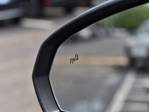 New 2026 Volkswagen Taos SE image 9