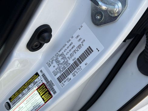 Used 2024 Toyota Tundra Limited AWD/4WD image 35