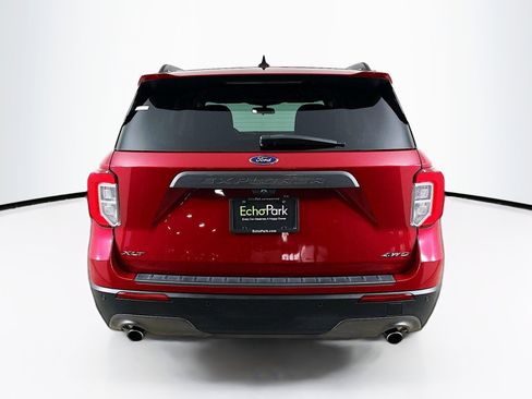 Used 2022 Ford Explorer XLT w/ Equipment Group 202A image 7