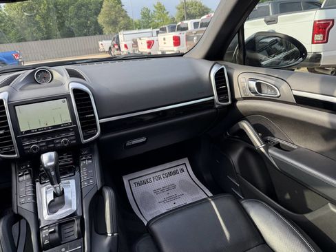 Used 2016 Porsche Cayenne AWD/4WD image 20