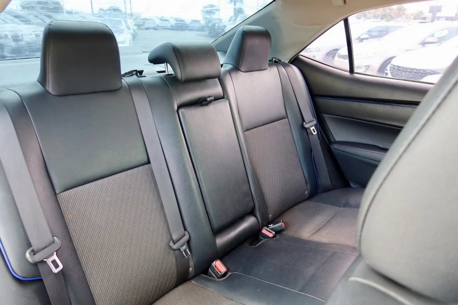 Used 2017 Toyota Corolla SE FWD image 17
