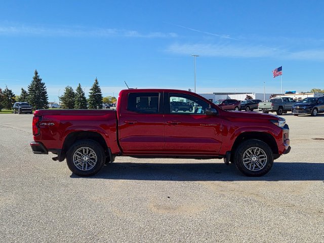 Used 2024 Chevrolet Colorado LT w/ LT Convenience Package II AWD/4WD image 4