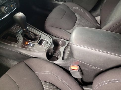 Used 2020 Jeep Cherokee Latitude image 26