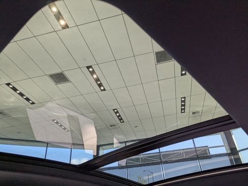 Used 2025 Porsche Macan image 26