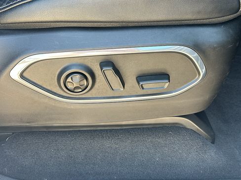 Used 2024 Jeep Wagoneer Series II w/ Flexible Seating Group RWD image 33