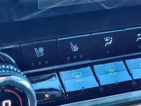 New 2025 GMC Canyon AT4 w/ AT4 Premium Package image 19