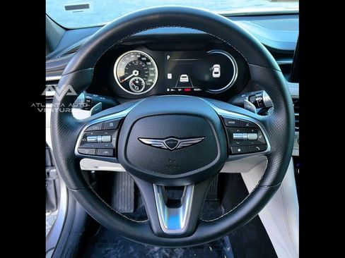 Used 2024 Genesis G70 2.5T image 16