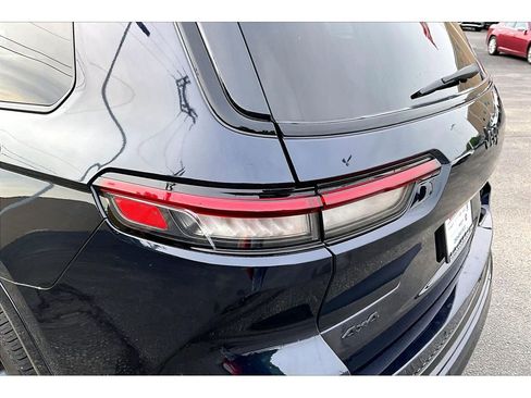 Certified 2024 Jeep Grand Cherokee L Summit AWD/4WD image 36