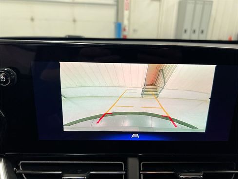 Certified 2025 Chevrolet Trax LT image 14