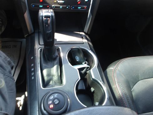 Used 2018 Ford Explorer Sport image 17