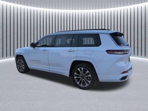 Used 2025 Jeep Grand Cherokee L Overland w/ Luxury Tech Group IV AWD/4WD image 11