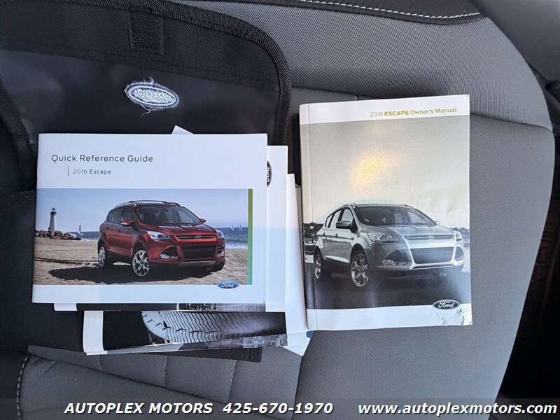 Used 2016 Ford Escape SE w/ Equipment Group 201A AWD/4WD image 23